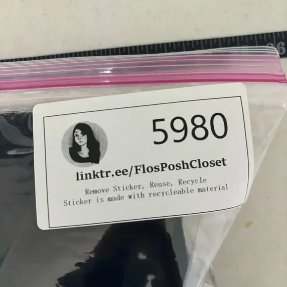 BCBG Maxazria Black Skirt with O-Ring Detail - Size Small - Picture 9 of 10